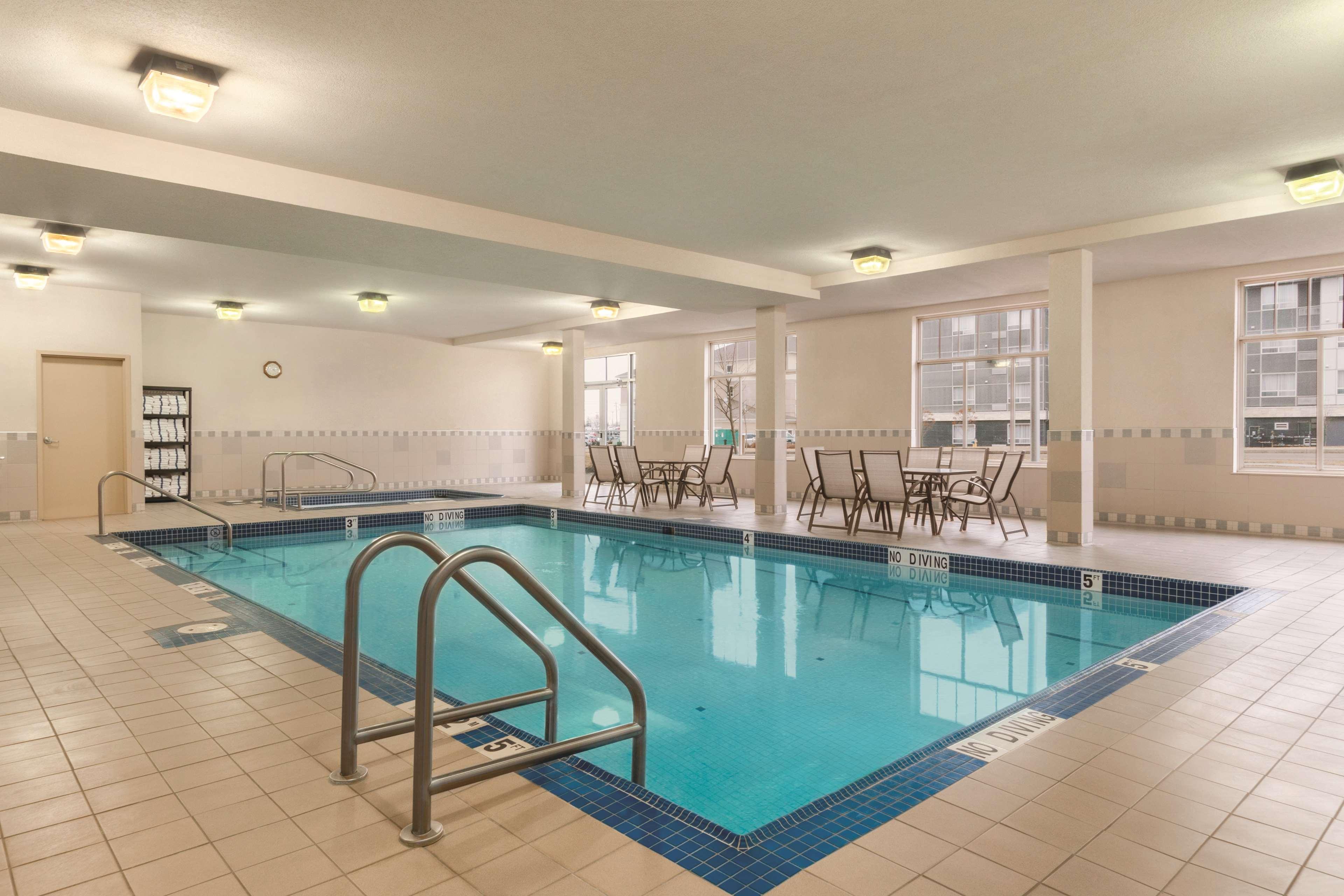 Hampton Inn By Hilton Edmonton South Екстер'єр фото