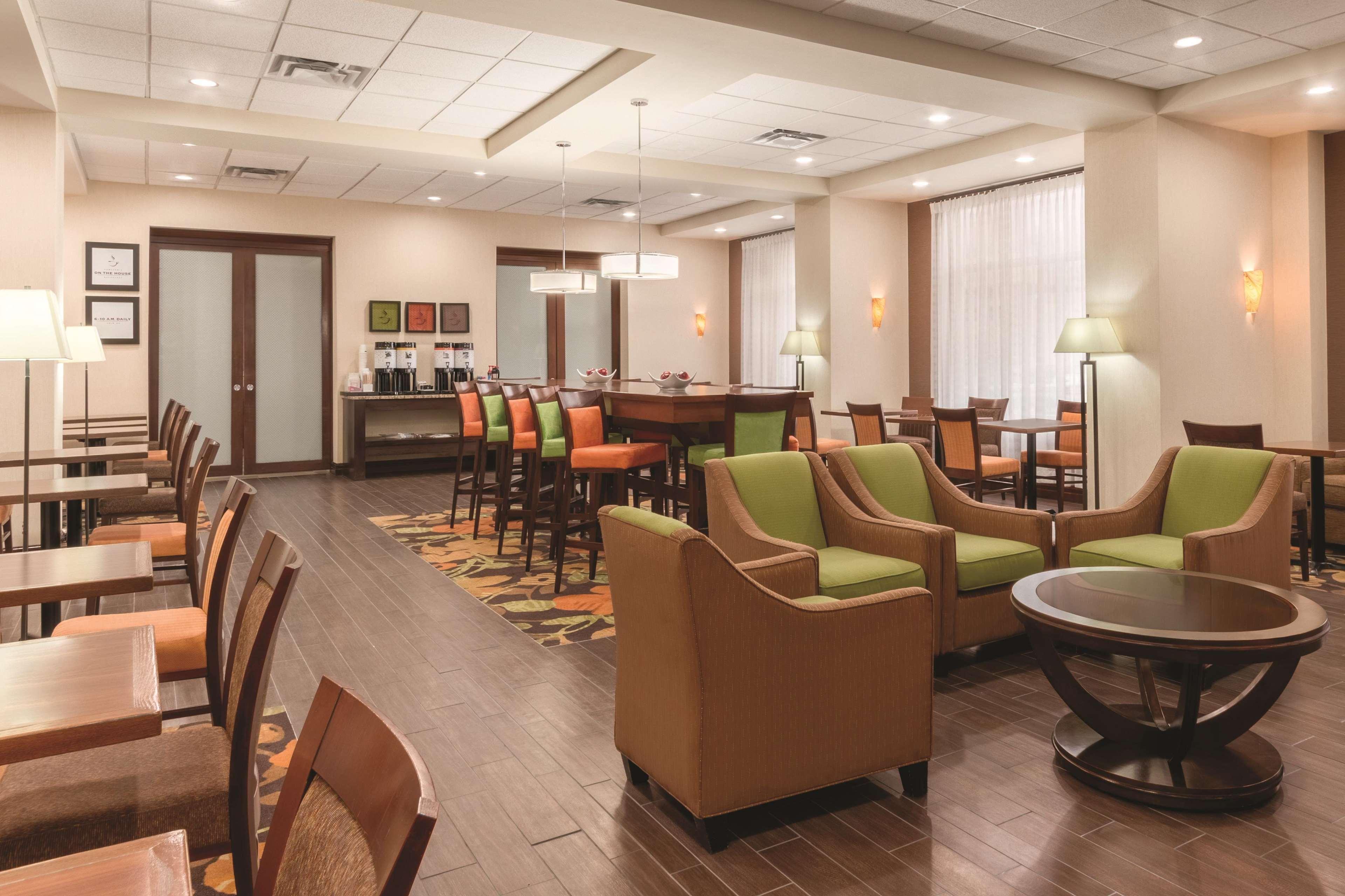 Hampton Inn By Hilton Edmonton South Екстер'єр фото