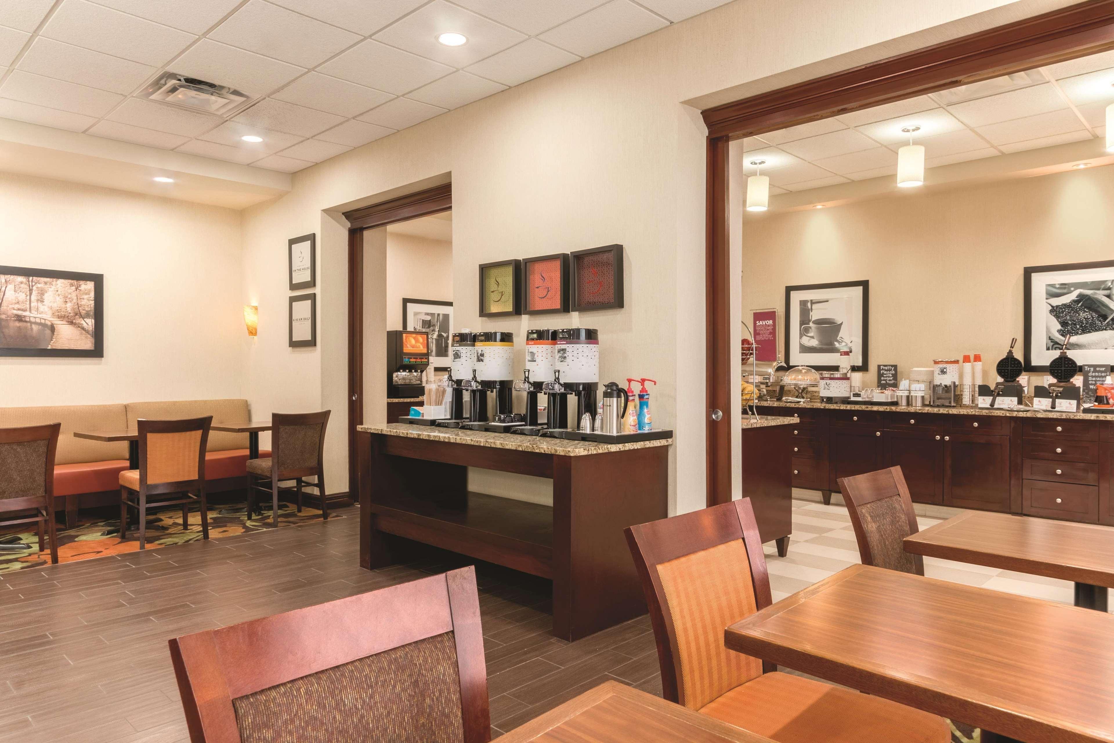 Hampton Inn By Hilton Edmonton South Екстер'єр фото