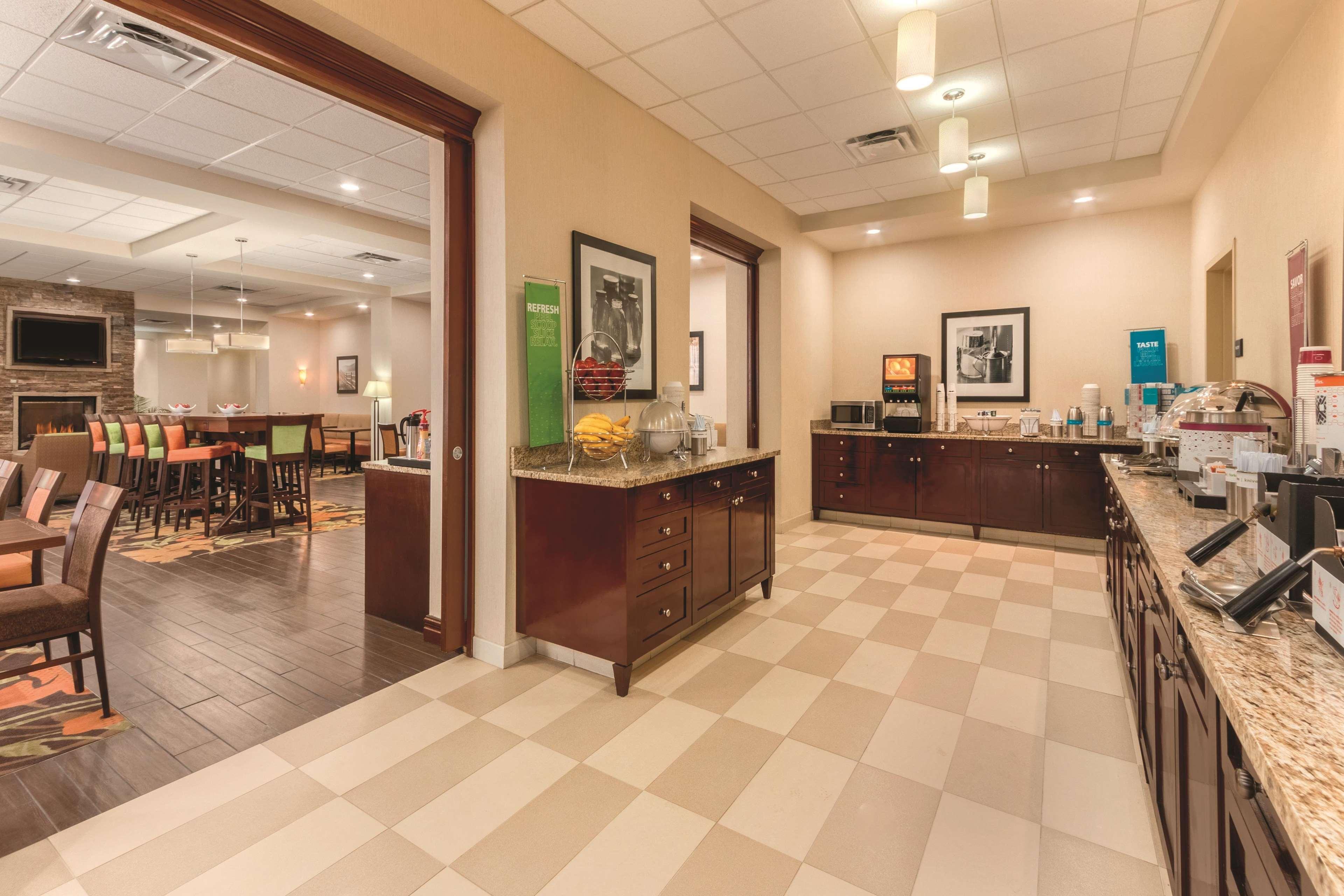Hampton Inn By Hilton Edmonton South Екстер'єр фото