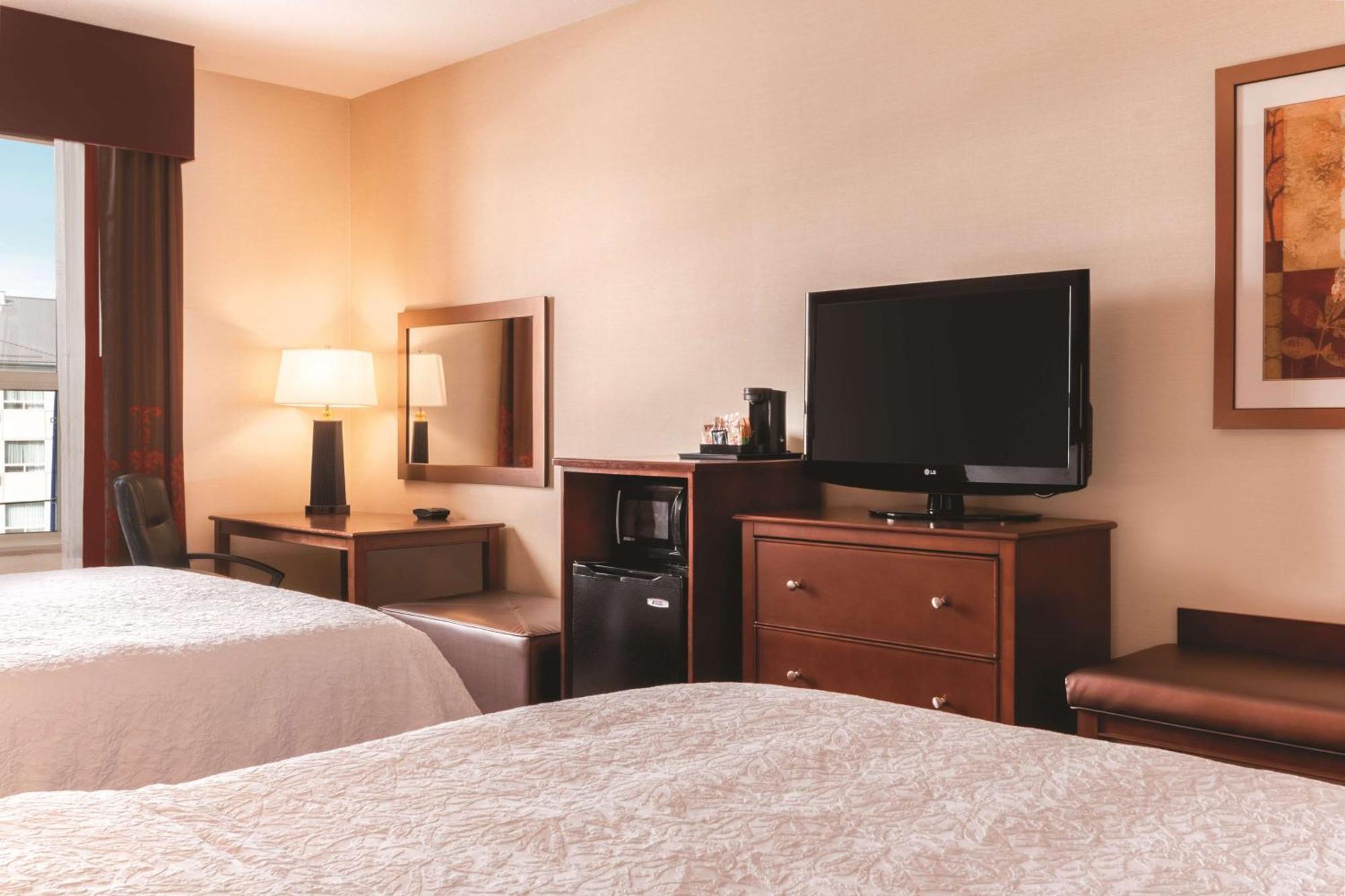 Hampton Inn By Hilton Edmonton South Екстер'єр фото