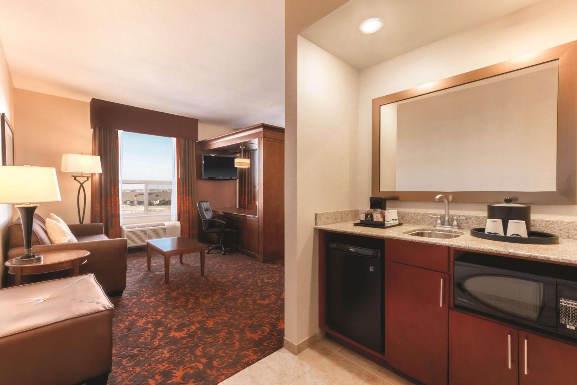 Hampton Inn By Hilton Edmonton South Екстер'єр фото