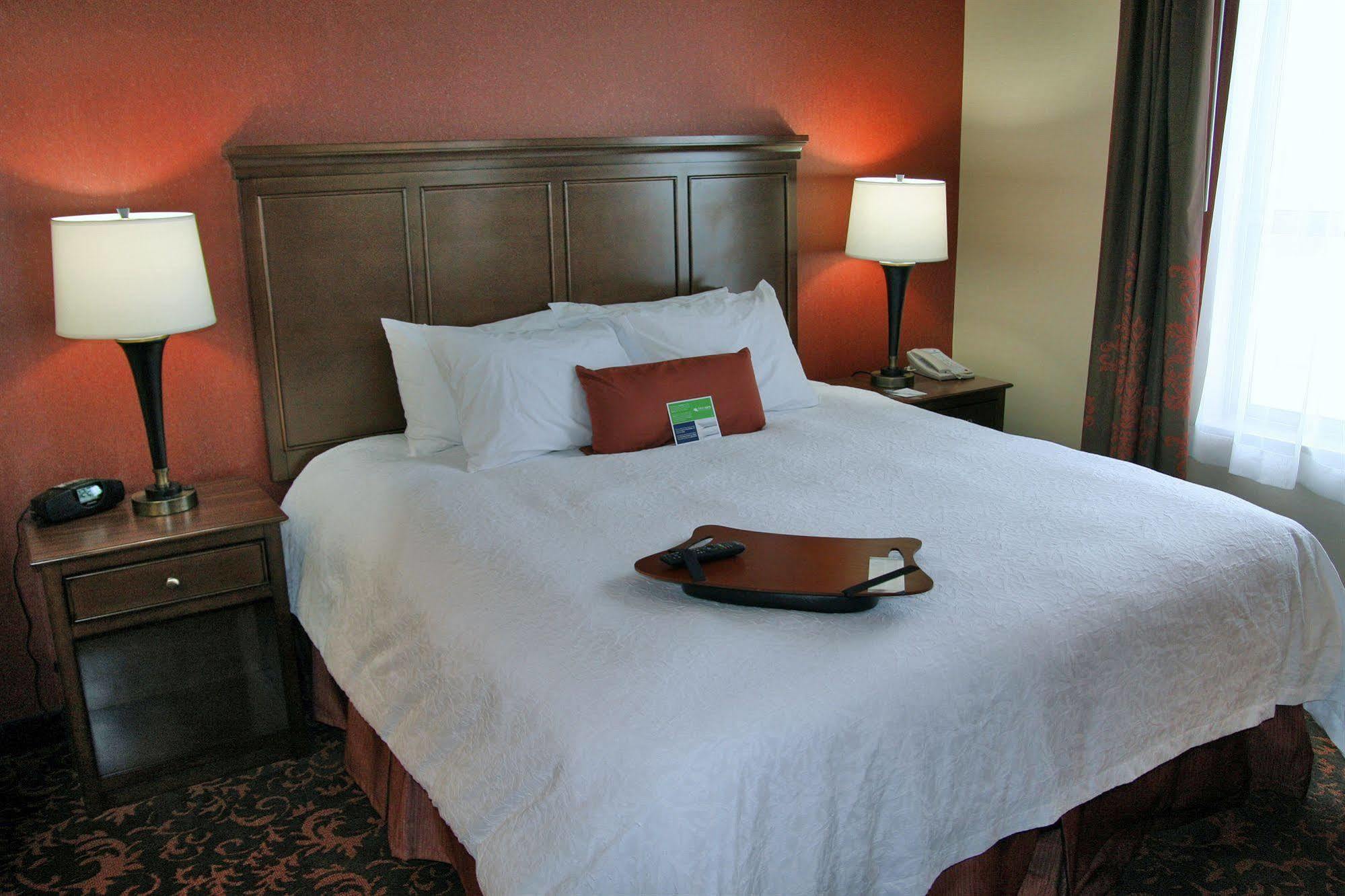 Hampton Inn By Hilton Edmonton South Екстер'єр фото