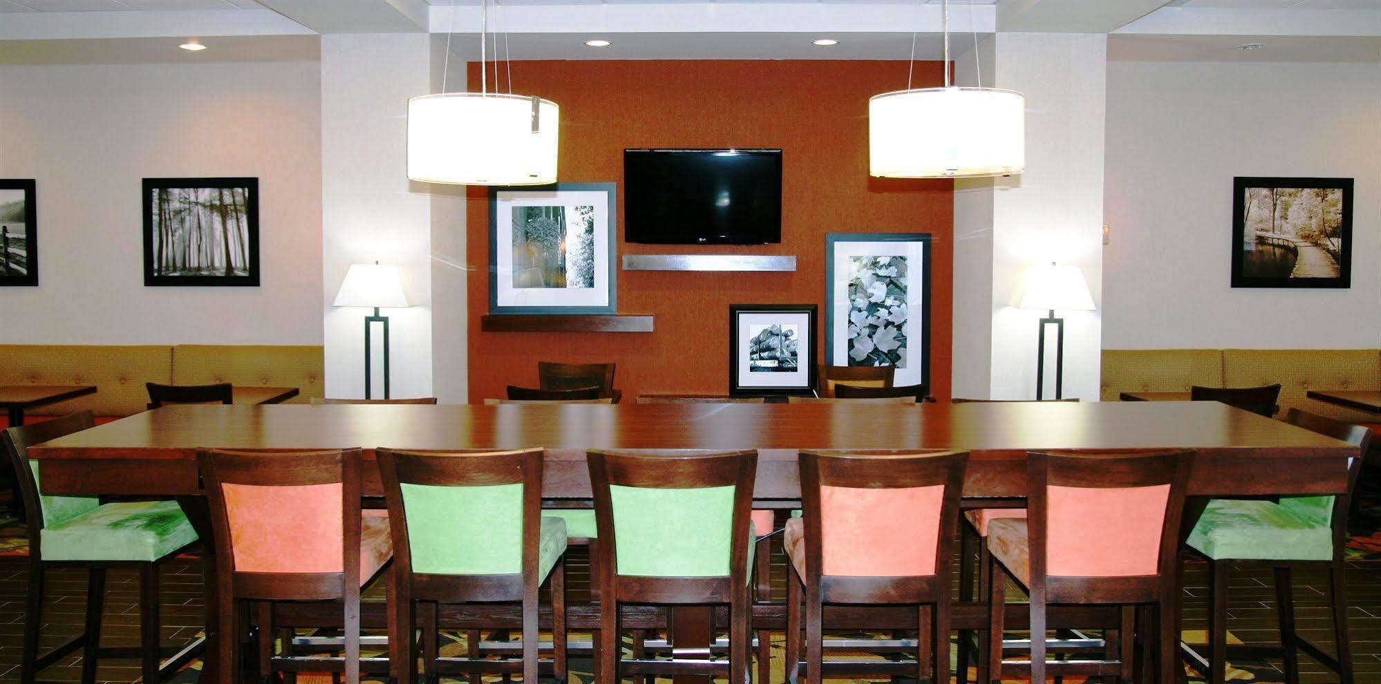 Hampton Inn By Hilton Edmonton South Екстер'єр фото